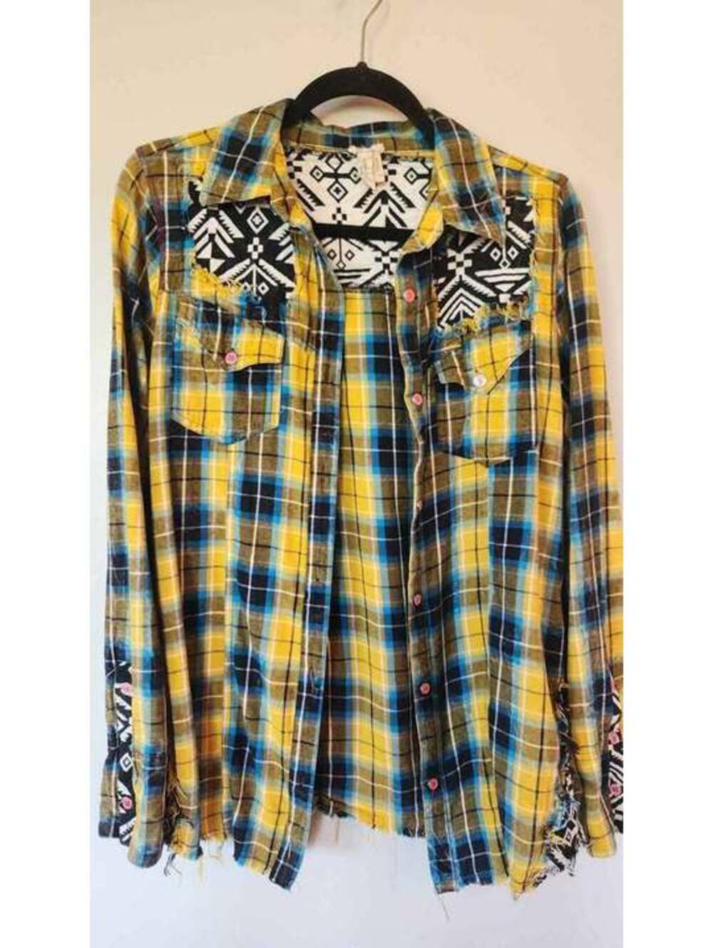 Plaid Women's Shirt with frayed Tribal applique."GIMMICKS" Sz.S-M